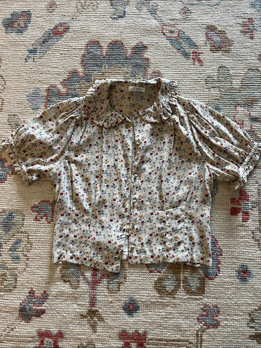 Doen Cream Floral Puff-Sleeve Button-Up Blouse - Picture 3 of 3